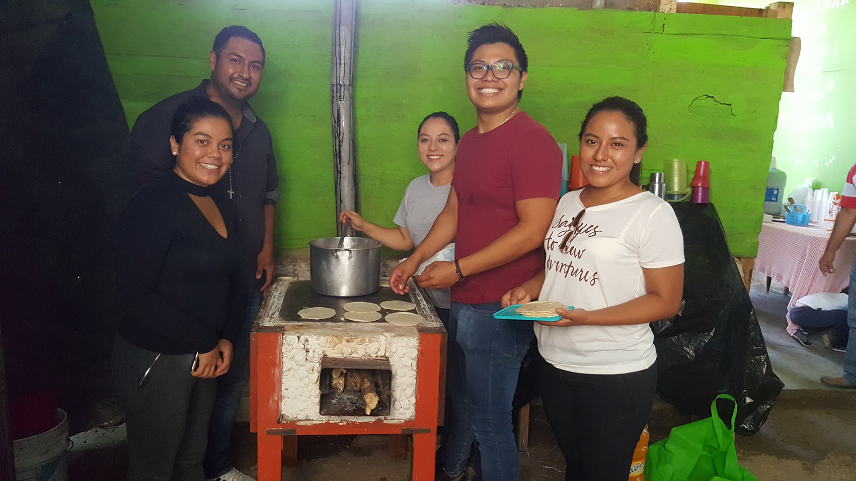 ECO-CHIA, nuevo prototipo de estufa ecológica que UVM Campus Tuxtla, dona a  familias de escasos recursos – Sala de Prensa UVM