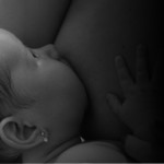 La práctica de la lactancia materna en público continúa siendo un tema controvertido: COP UVM